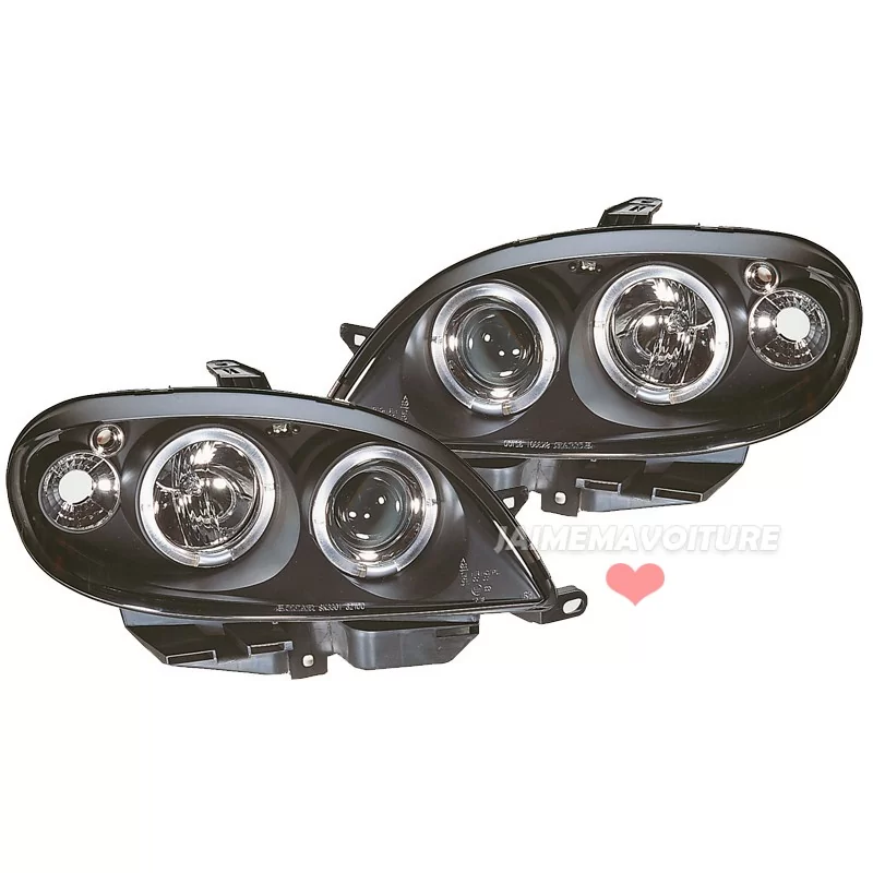 Citroen Saxo ilumina los ojos del ángel Citroen Saxo ilumina los ojos del ángel