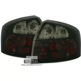 Audi A4 8 luces trasera negro