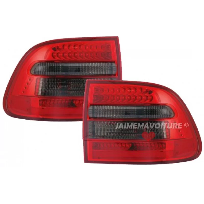 Porsche Cayenne fires back leds red black