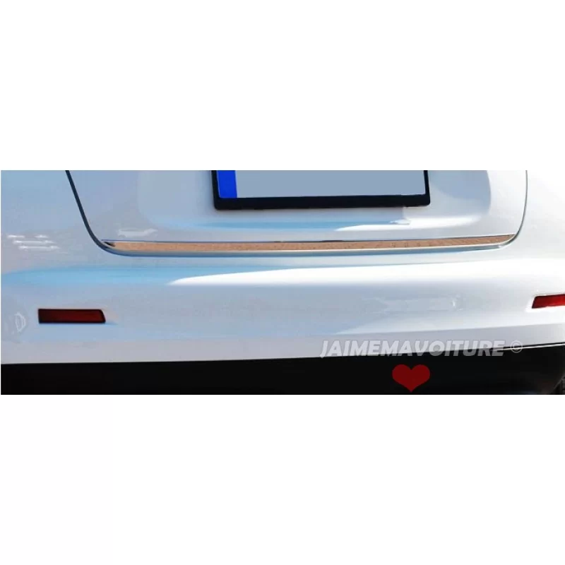 NISSAN JUKE bagagelucka i krom NISSAN JUKE bagagelucka i krom