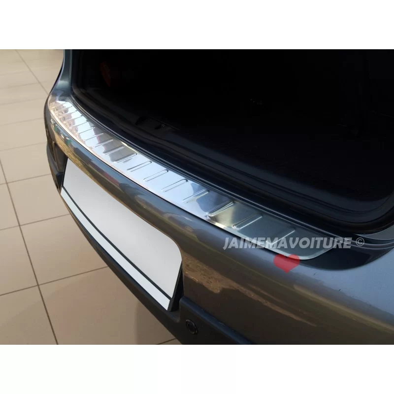 Threshold of loading VW Golf 5-5 doors