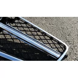 Mercedes C-class AMG C63 grille