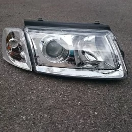 VW Passat främre strålkastare