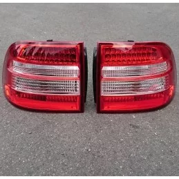 Porsche Cayenne fires back leds red white