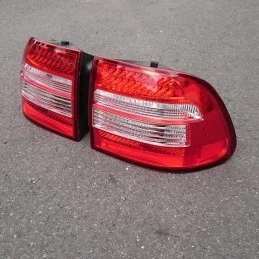 Porsche Cayenne fires back leds red white