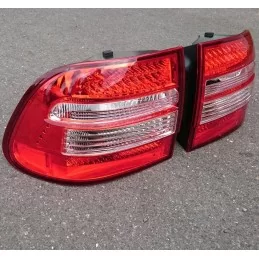 Porsche Cayenne fires back leds red white