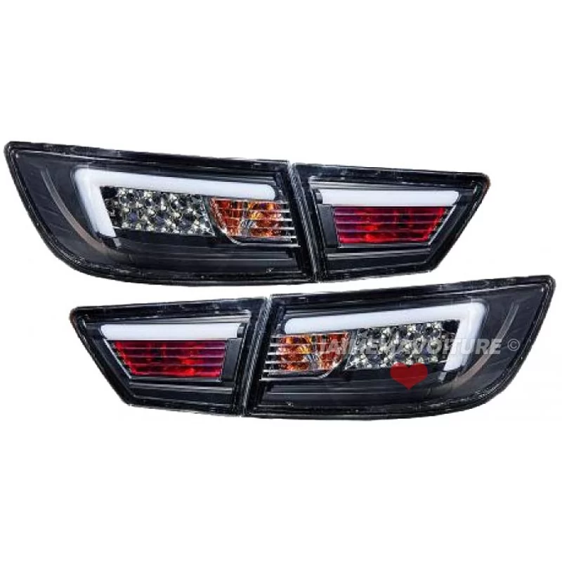 Renault Clio 4 Luci posteriori a LED nere Renault Clio 4 Luci posteriori a LED nere