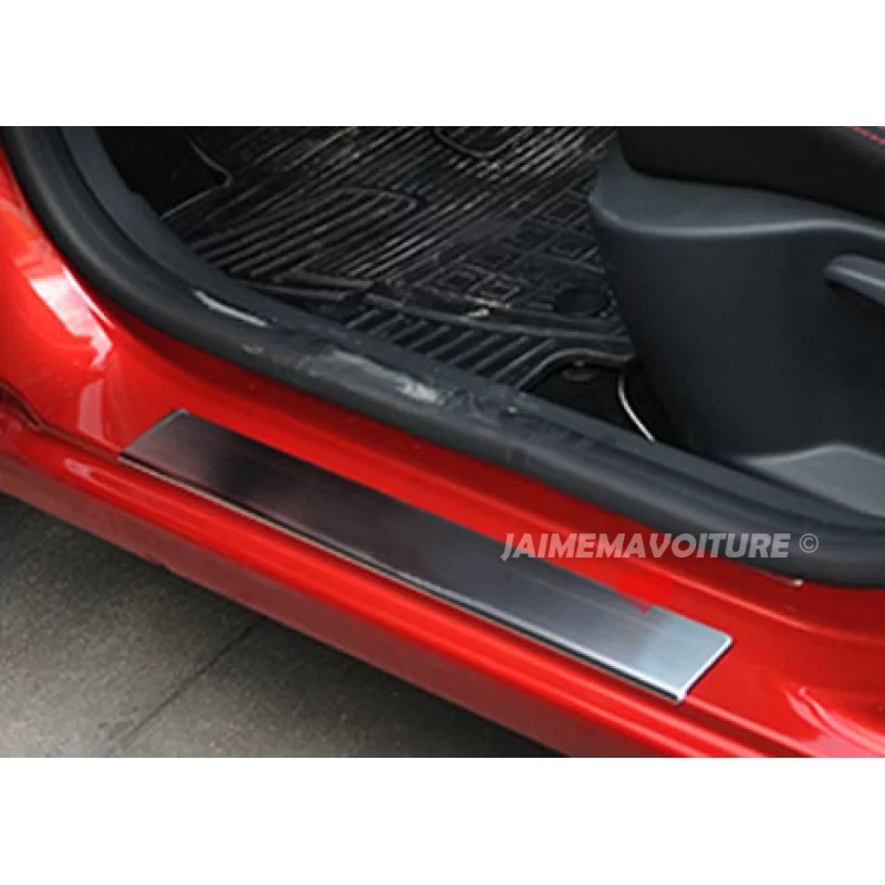Jeu de 4 seuils de portes pour Renault Clio 4 5P Jeu de 4 seuils de portes pour Renault Clio 4 5P
