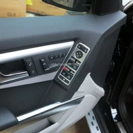 Aggiunta di copri pomelli delle porte Mercedes Classe A / B / C / E / ML / CLS / GLA / CLA / GLK / GL