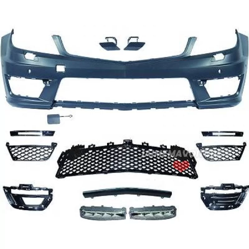 Paraurti anteriore della Mercedes C63 AMG Paraurti anteriore della Mercedes C63 AMG