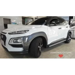 A pie Hyundai Kona