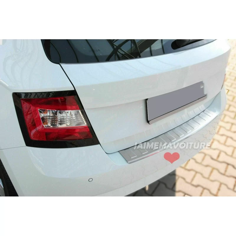 Rear bumper loading threshold for Skoda Scala