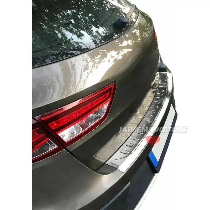 Rear bumper loading threshold for Skoda Scala