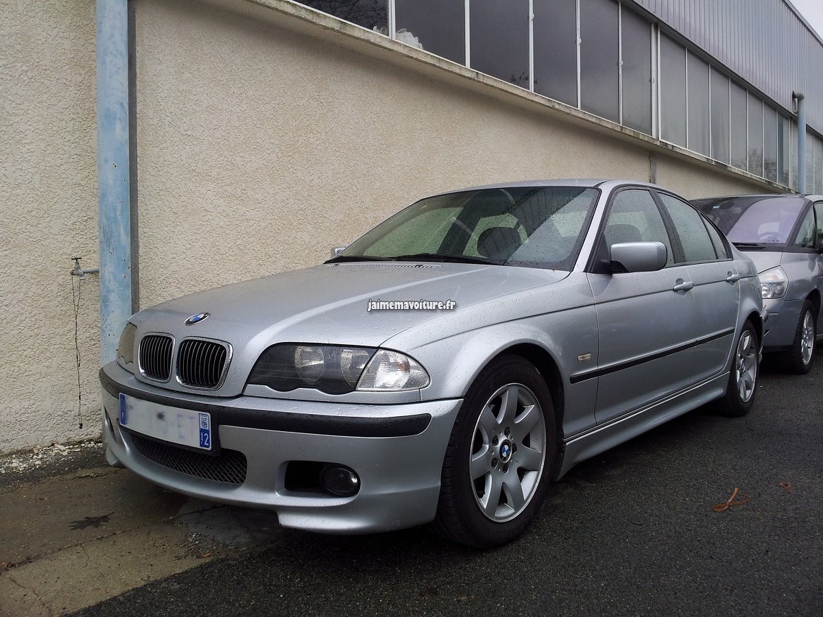 BMW Série 3 E46 phase 1 transformée en pack M phase 2