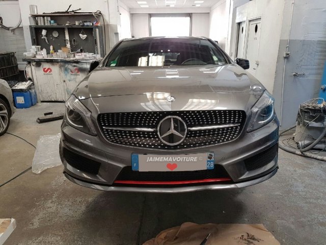 Calandre diamant Mercedes classe A - Noire chrome 4